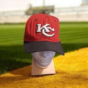 Vintage 90's Kansas City Chiefs Red/Black Wool Snapback Baseball Hat One Size